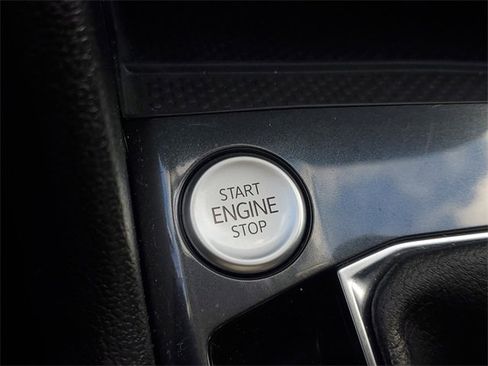 Certified 2024 Volkswagen Tiguan SE image 28