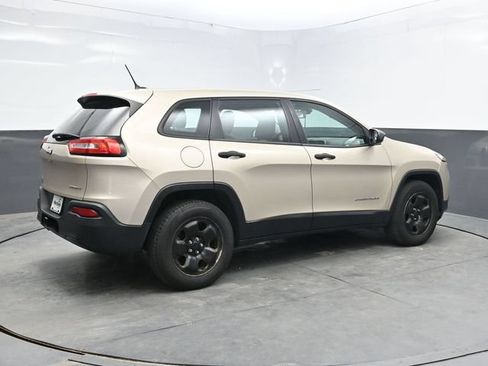 Used 2015 Jeep Cherokee Sport w/ Cold Weather Group AWD/4WD image 7