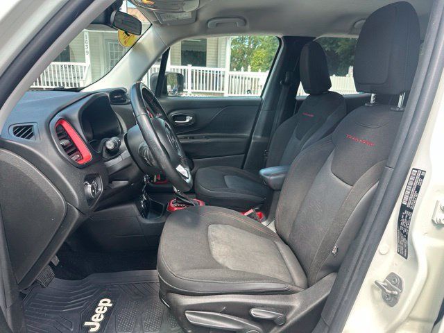 Used 2015 Jeep Renegade Trailhawk AWD/4WD image 14
