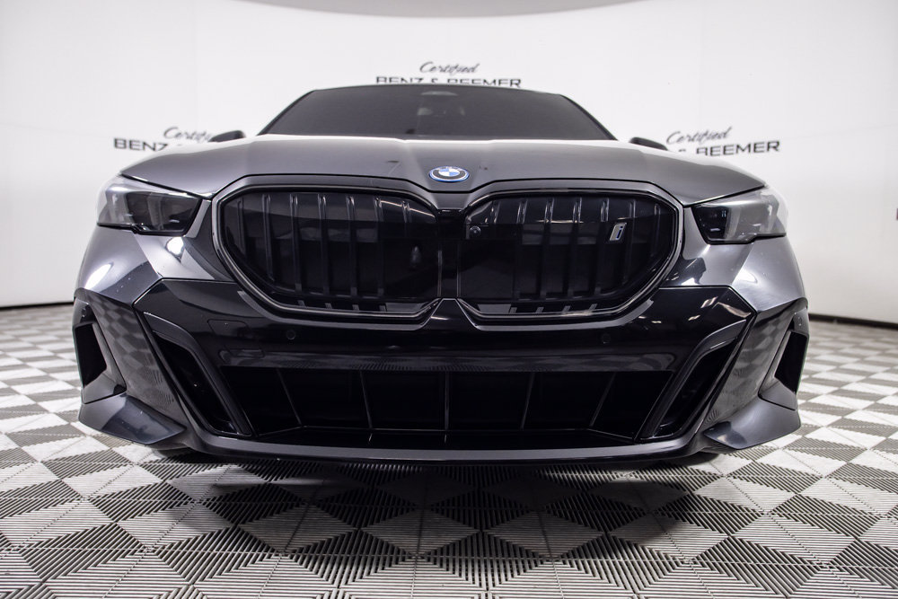 Used 2026 BMW i5 eDrive40 w/ M Sport Package RWD image 5