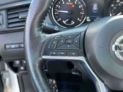 Used 2019 Nissan Rogue SL w/ Premium Package image 21