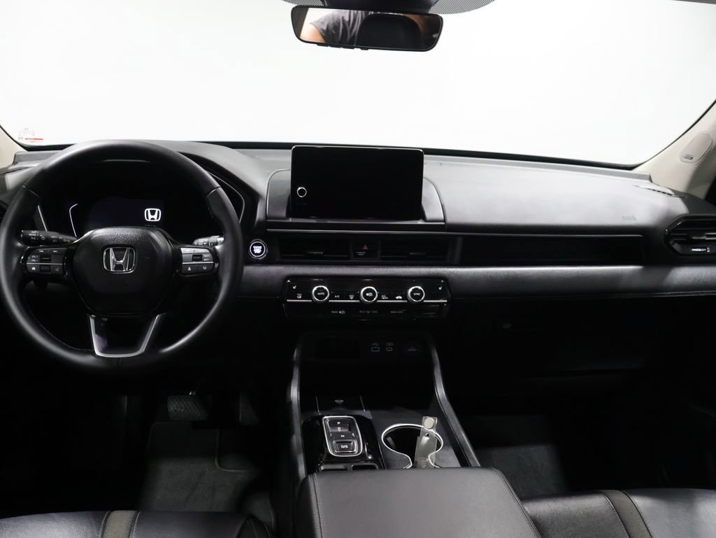 Used 2023 Honda Pilot Touring image 16