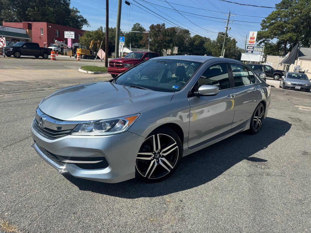 Used 2017 Honda Accord Sport image 2