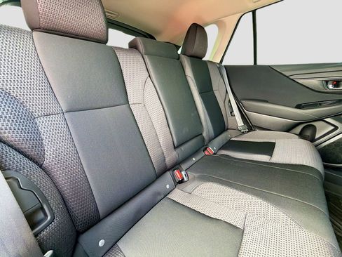 Used 2025 Subaru Outback Premium image 31