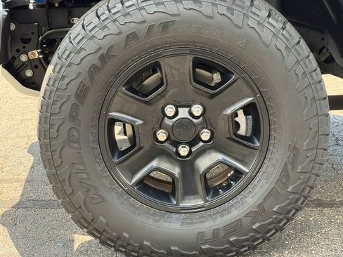 Used 2021 Jeep Gladiator Mojave AWD/4WD image 8