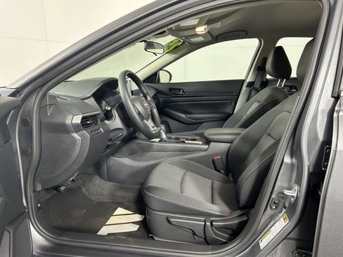 Used 2025 Nissan Altima 2.5 S image 14