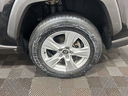 Used 2020 Toyota RAV4 XLE image 30