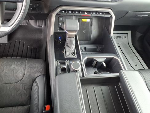 Used 2022 Toyota Tundra Limited AWD/4WD image 16