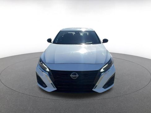 Used 2025 Nissan Altima 2.5 SV image 4