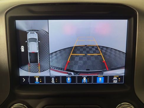 Used 2023 GMC Sierra 2500 SLT w/ SLT Premium Package image 9