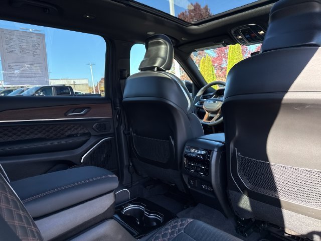 Used 2025 Jeep Grand Cherokee L Summit w/ Obsidian Package AWD/4WD image 24