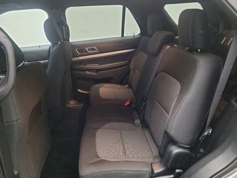 Used 2018 Ford Explorer XLT w/ Equipment Group 201A image 18