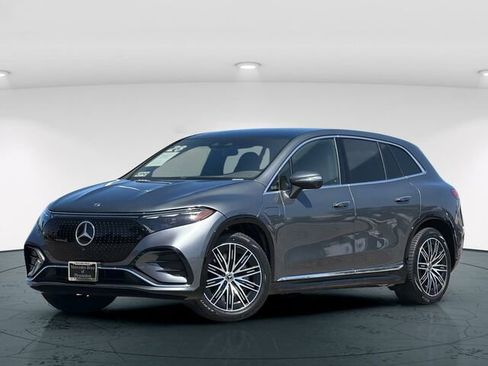 Used 2023 Mercedes-Benz EQS 580 4MATIC SUV image 2