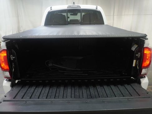 Certified 2023 Toyota Tacoma SR AWD/4WD image 5