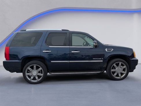 Used 2009 Cadillac Escalade AWD image 3