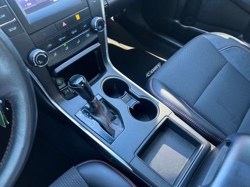 Used 2017 Toyota Camry SE FWD image 25