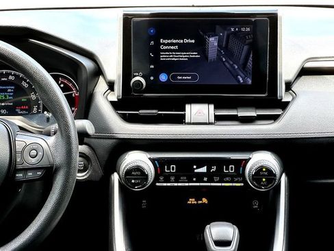 Used 2024 Toyota RAV4 XLE FWD image 28