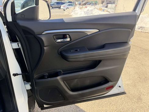 Used 2022 Honda Pilot Sport image 15