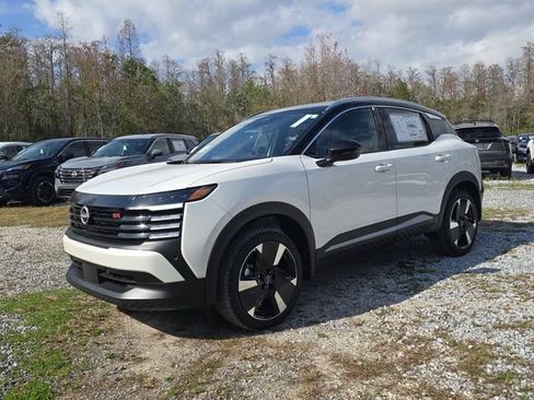 New 2026 Nissan Kicks SR FWD image 4