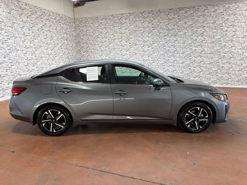 Used 2024 Nissan Sentra SV FWD image 8