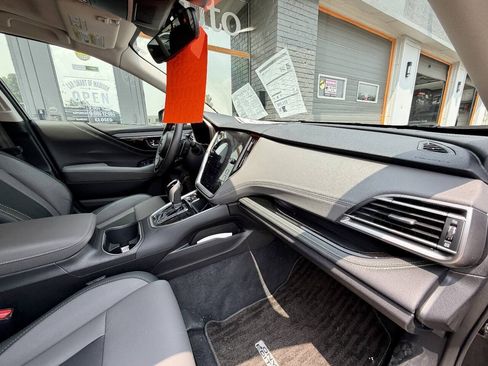 Used 2025 Subaru Outback Onyx Edition AWD/4WD image 31