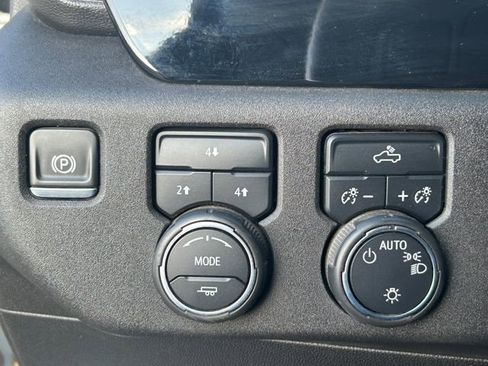 Used 2024 Chevrolet Silverado 3500 LT AWD/4WD image 24