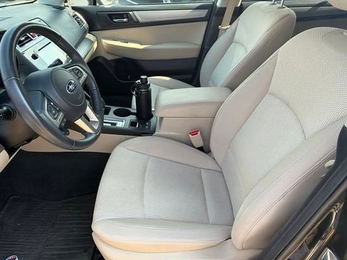 Used 2017 Subaru Outback 2.5i Premium AWD/4WD image 5