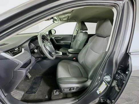 Certified 2025 Toyota RAV4 XLE FWD image 21