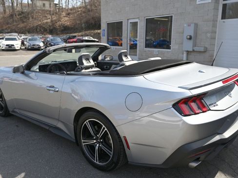 Used 2024 Ford Mustang Premium image 3