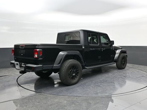 Used 2021 Jeep Gladiator Sport image 6