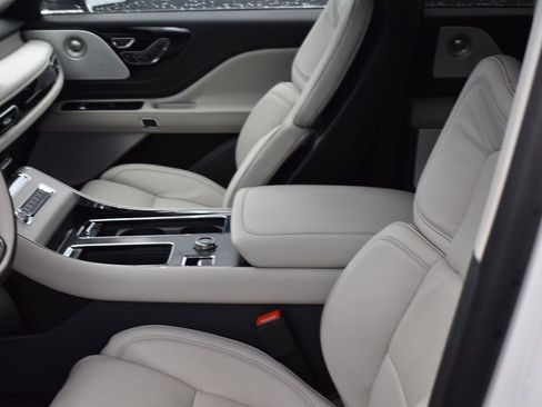 New 2026 Lincoln Aviator Reserve image 6