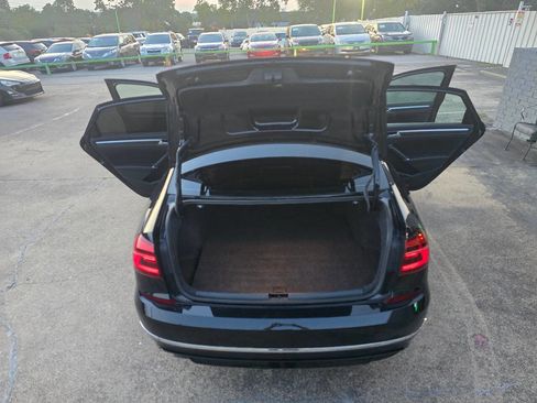 Used 2018 Volkswagen Passat 2.0T R-Line image 31