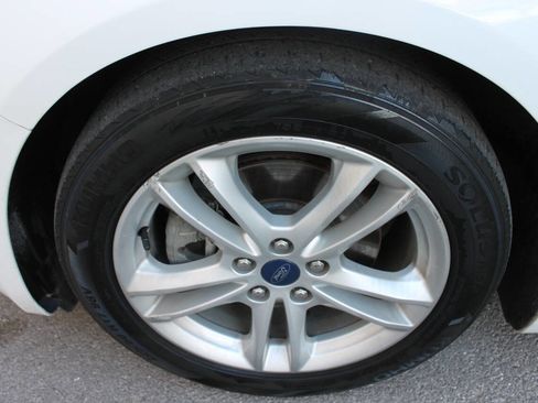 Used 2018 Ford Fusion SE FWD image 10
