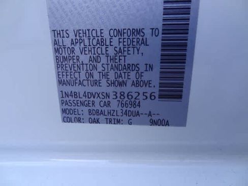 Used 2025 Nissan Altima 2.5 SV FWD image 36
