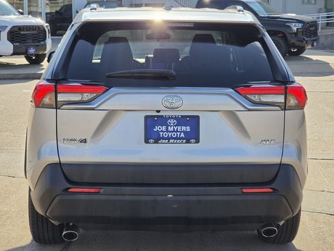 Used 2025 Toyota RAV4 XLE FWD image 8