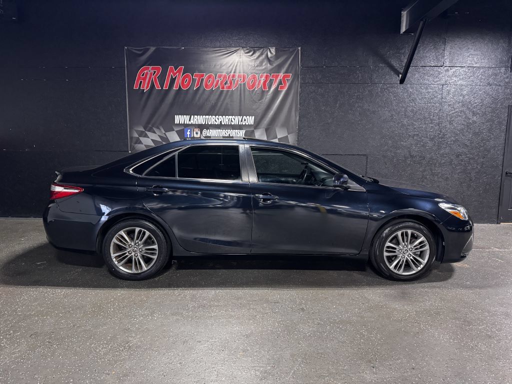 Used 2017 Toyota Camry SE w/ Moonroof Package FWD image 7