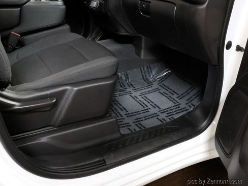 Used 2021 Chevrolet Silverado 1500 Custom image 32