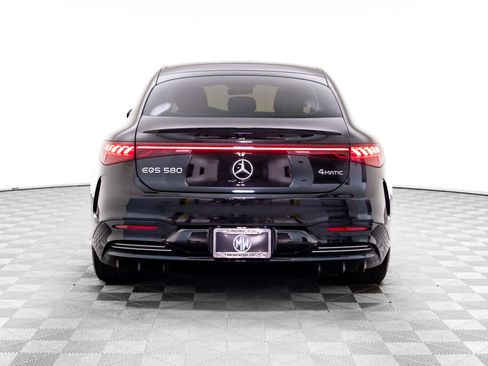 Used 2022 Mercedes-Benz EQS 580 4MATIC Sedan image 4