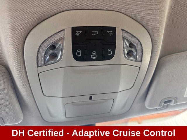 Used 2023 Chrysler Pacifica Touring-L FWD image 14