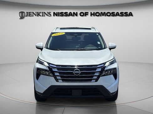 Certified 2024 Nissan Rogue SV w/ SV Premium Package FWD image 14