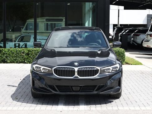 Used 2025 BMW 330i Sedan w/ Premium Package RWD image 3