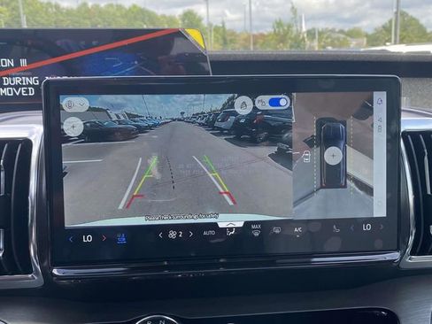 New 2025 Ford Expedition Max Platinum w/ Driver's Package image 15