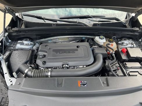 Certified 2025 Buick Envision Sport Touring image 9