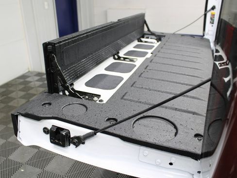 Used 2025 GMC Sierra 2500 AT4 image 43