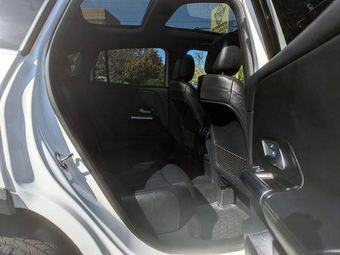 Used 2021 Mercedes-Benz GLA 250 4MATIC image 37