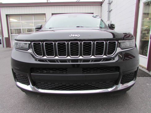 Used 2021 Jeep Grand Cherokee L Laredo w/ Luxury Tech Group I AWD/4WD image 2