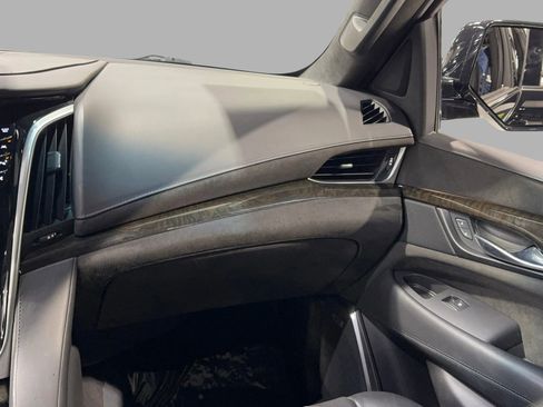 Used 2019 Cadillac Escalade Platinum image 27