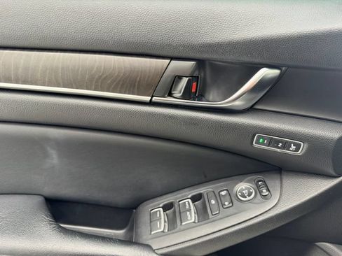 Used 2018 Honda Accord EX-L image 34