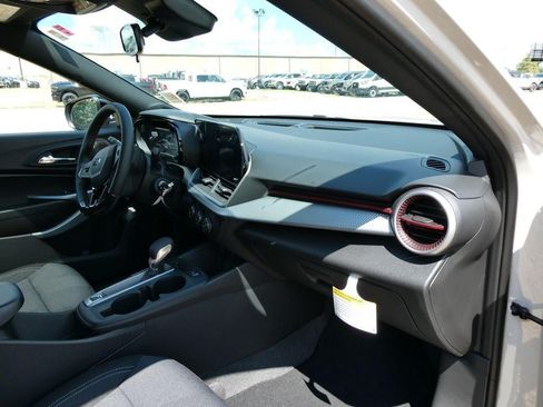 New 2026 Chevrolet Trax RS w/ Sunroof Package FWD image 10