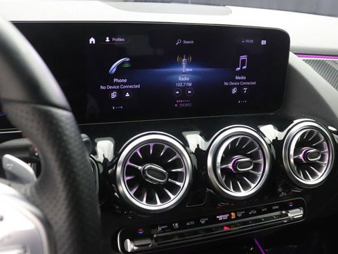 Used 2022 Mercedes-Benz GLA 250 image 11